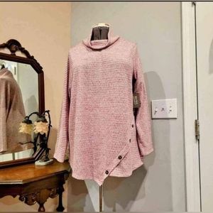 NWT 1X or 2X Rose Honeycomb Pattern Sweater